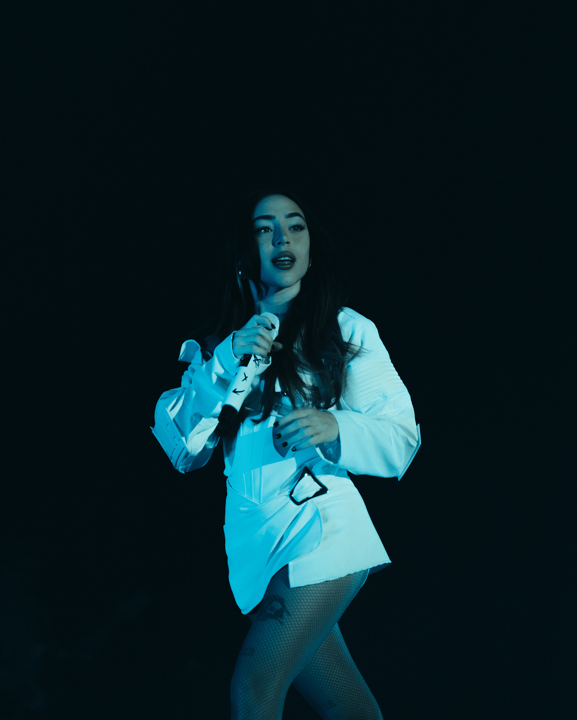 Nicki Nicole performance